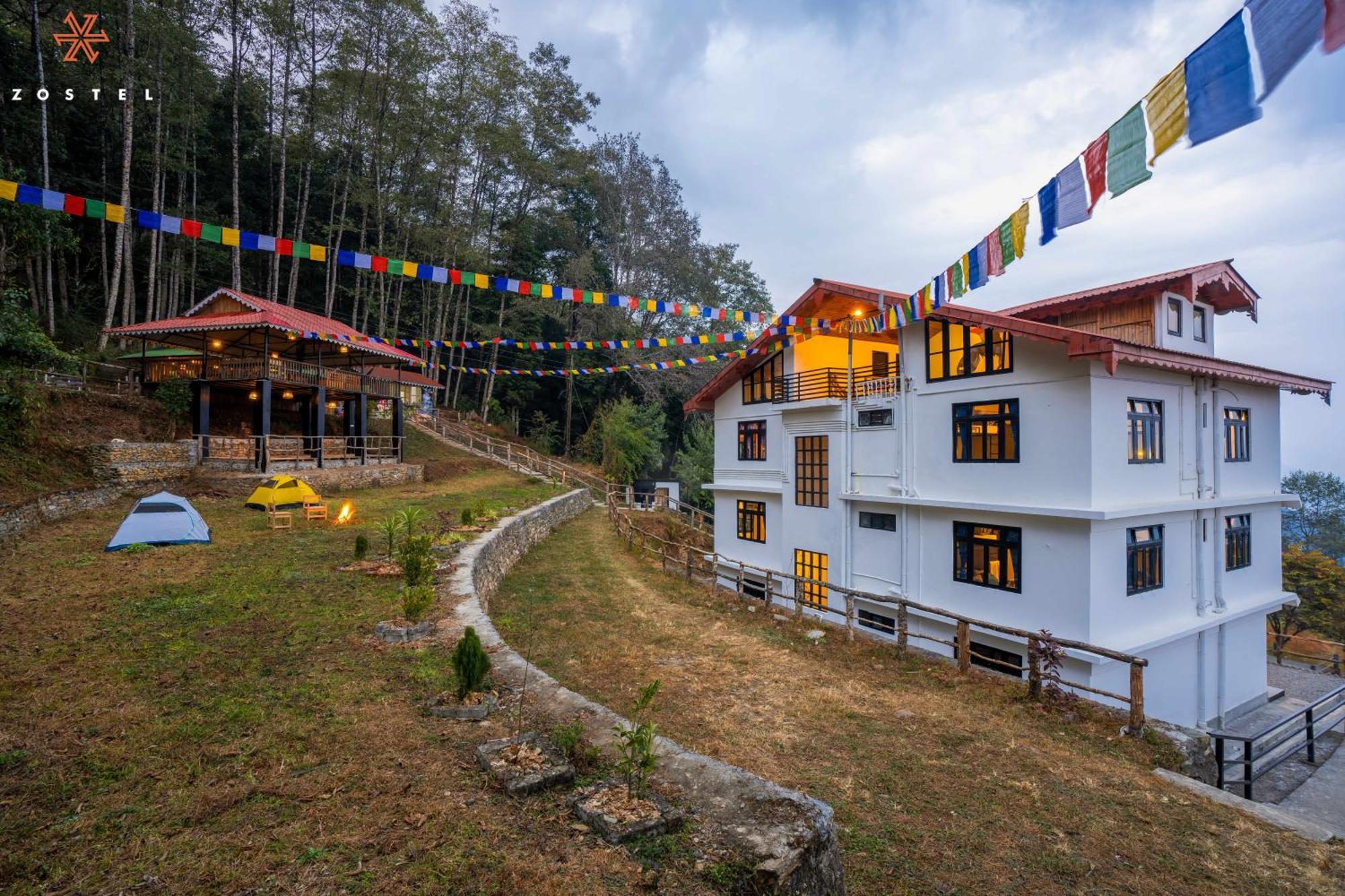 Zostel Rinchenpong Hostel ภายนอก รูปภาพ